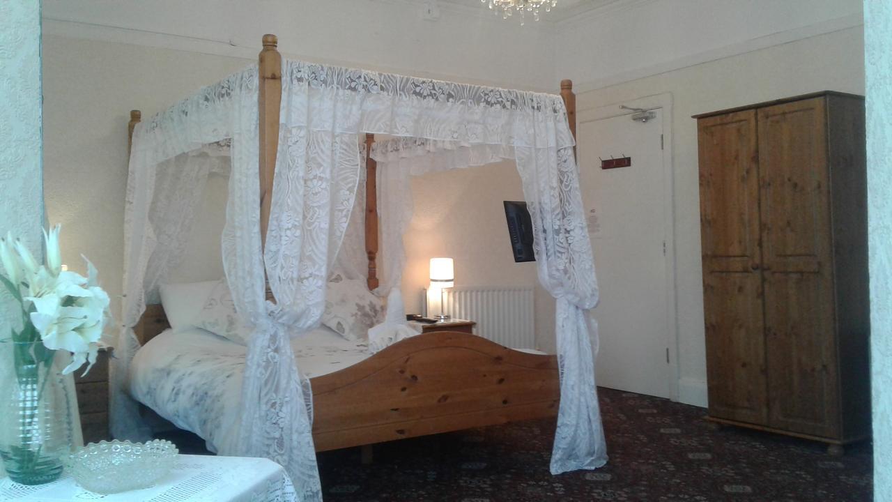 Knighton Lodge สเกคเนส ภายนอก รูปภาพ
